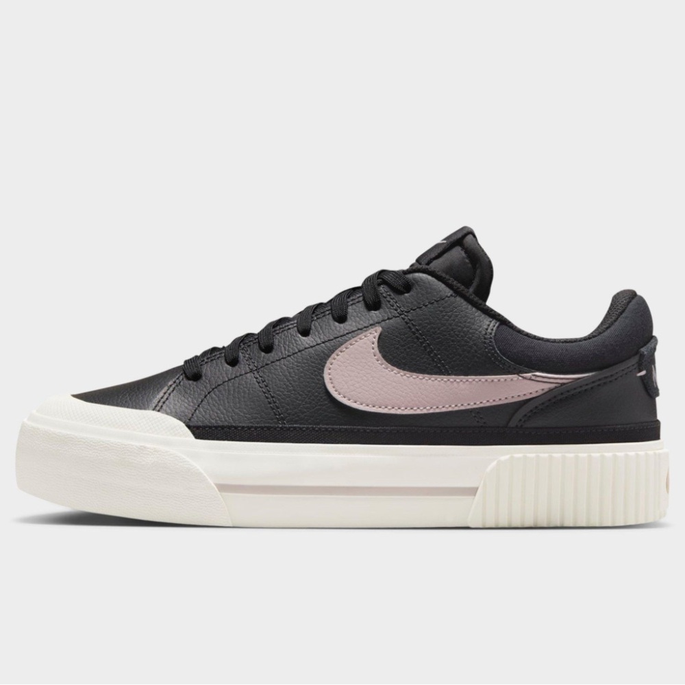 Nike Women's Black and Pink Low-Top Sneakers